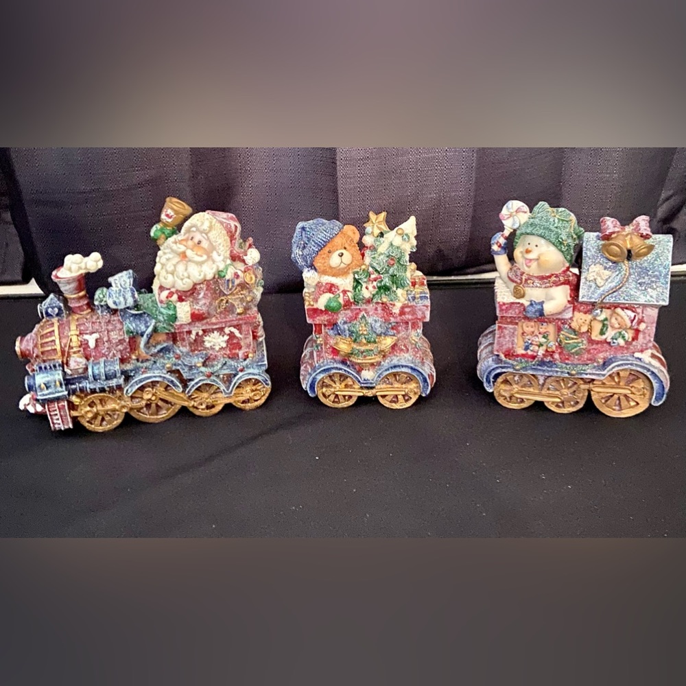 Vintage Christmas 3 Piece Train Set Santa Snowman Teddy Bear Glittery Finish GUC
